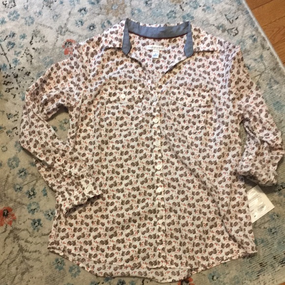 croft & barrow Tops - Squirrels!! NWT Croft & Barrow Woodland Print Button Down Top Small Petite 🌳